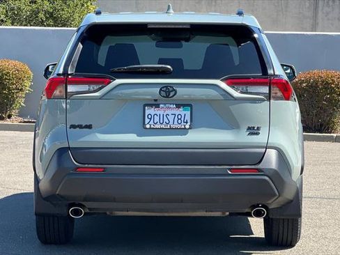 Certified 2022 Toyota RAV4 XLE w/ XLE Grade Weather Package AWD/4WD image 8