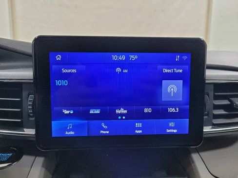 Used 2022 Ford Explorer XLT w/ Equipment Group 202A AWD/4WD image 25
