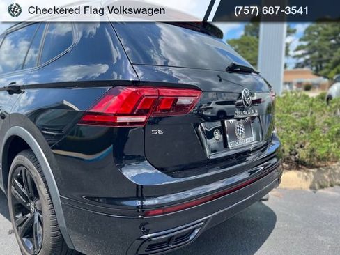 Used 2023 Volkswagen Tiguan SE R-Line AWD/4WD image 9