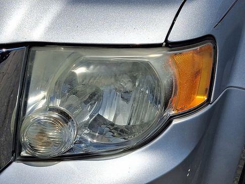 Used 2011 Ford Escape XLT FWD image 4