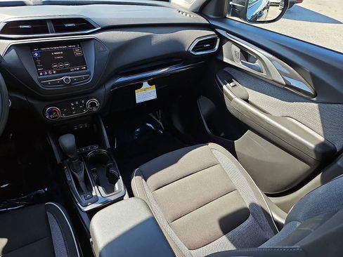 Certified 2022 Chevrolet TrailBlazer LT w/ Driver Confidence Package AWD/4WD image 12