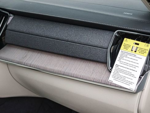 New 2026 Volvo XC90 T8 Ultra w/ Protection Package Premier image 18