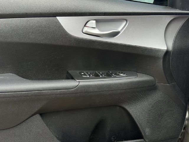 Used 2024 Kia Forte LXS w/ LXS Technology Package FWD image 22