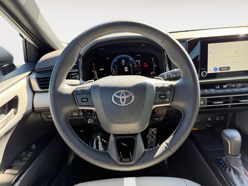 Used 2026 Toyota Camry SE w/ Convenience Package FWD image 13