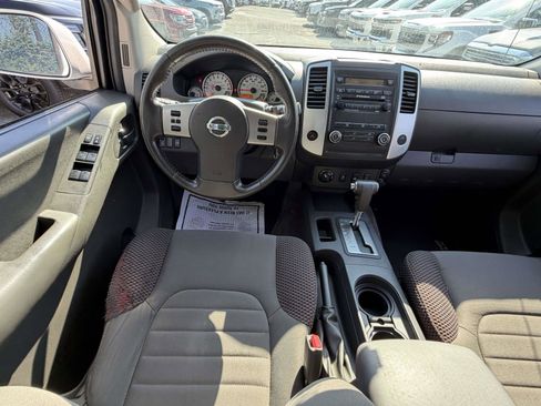 Used 2012 Nissan Frontier PRO-4X AWD/4WD image 17