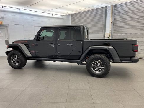 New 2025 Jeep Gladiator Mojave image 5