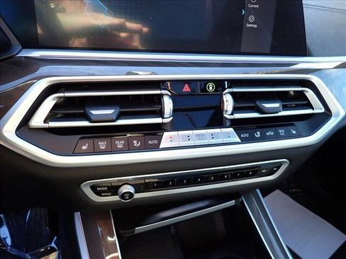 Used 2022 BMW X5 xDrive45e w/ Parking Assistance Package image 23