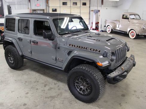 Used 2022 Jeep Wrangler Unlimited Rubicon w/ Xtreme Recon 35" Tire Package AWD/4WD image 19