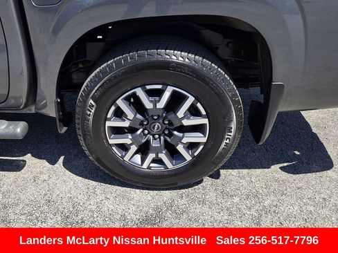 Used 2024 Nissan Frontier SL w/ Technology Package RWD image 12