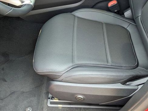 Certified 2025 Mercedes-Benz GLC 300 4MATIC image 4