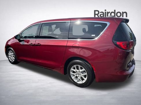 Used 2023 Chrysler Voyager LX FWD image 5