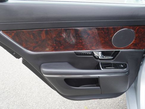 Used 2011 Jaguar XJ RWD image 14