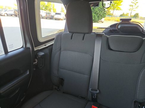 Used 2020 Jeep Wrangler Unlimited Sport AWD/4WD image 12