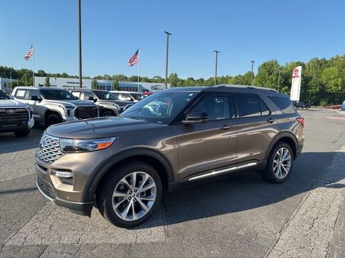Used 2021 Ford Explorer Platinum w/ Equipment Group 601A AWD/4WD image 3