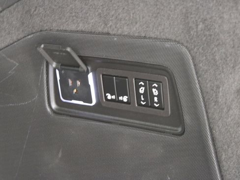 Used 2023 Cadillac Escalade ESV Sport w/ Touring Package image 12