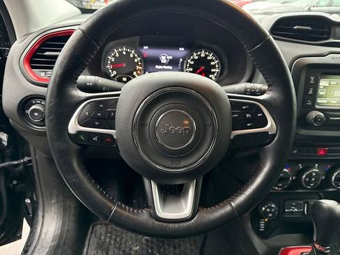 Used 2016 Jeep Renegade Trailhawk w/ Premium Trailhawk Package image 19