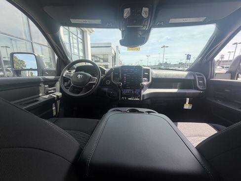 New 2026 RAM 3500 Tradesman AWD/4WD image 29