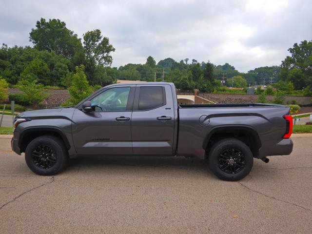 Used 2024 Toyota Tundra SR5 w/ SR5 Premium Package AWD/4WD image 11