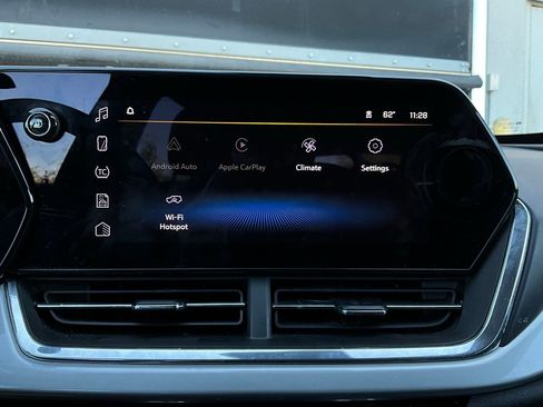 Used 2025 Chevrolet Trax LT image 27