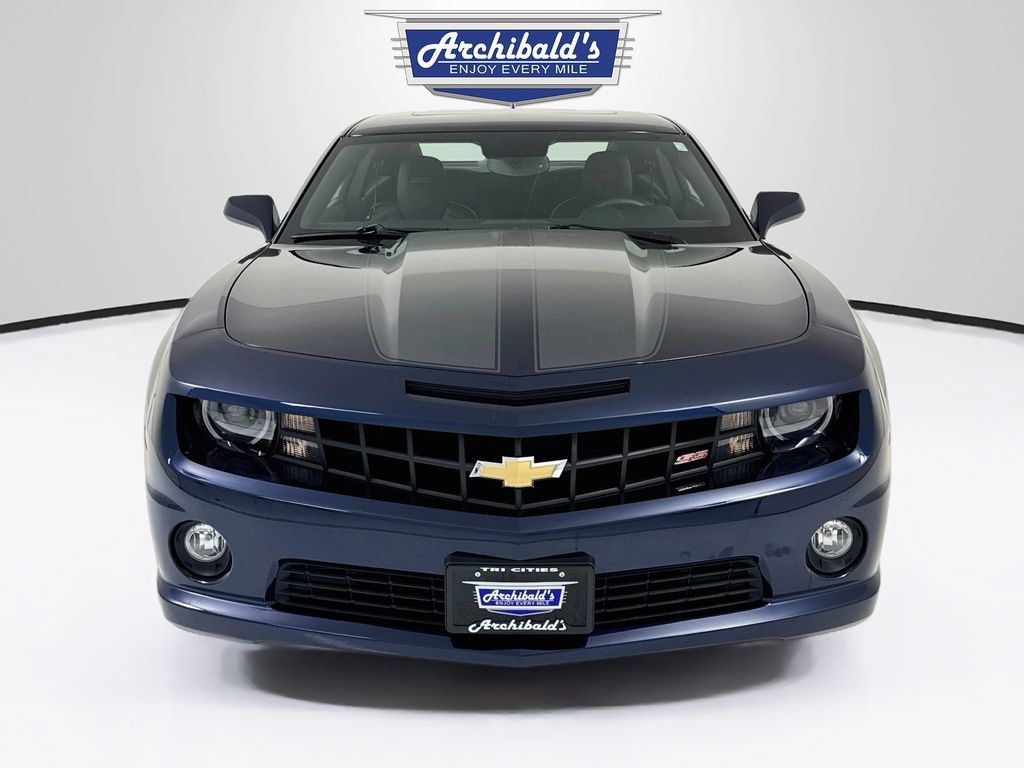 Used 2010 Chevrolet Camaro SS RWD image 2