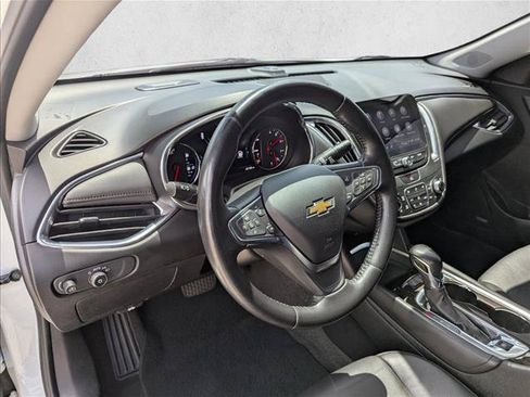 Used 2021 Chevrolet Malibu Premier FWD image 12
