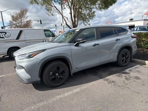 Used 2024 Toyota Highlander LE image 18