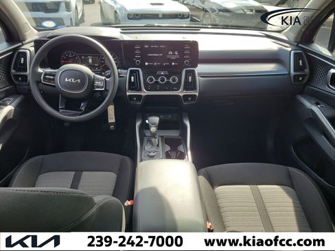 Used 2023 Kia Sorento LX FWD image 15