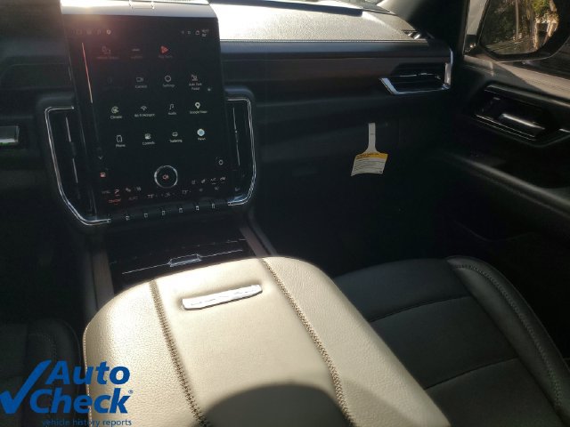 Used 2025 GMC Yukon XL Denali w/ Sun & Power Step Package RWD image 16
