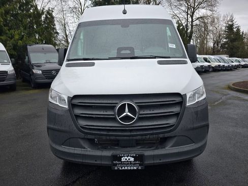 New 2025 Mercedes-Benz Sprinter 2500 image 9