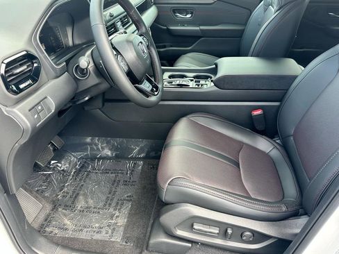 New 2026 Honda Pilot Black Edition image 2