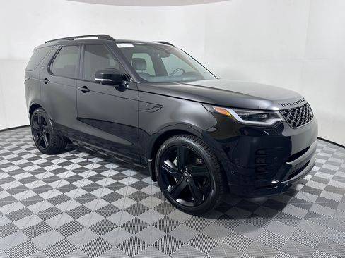 Used 2024 Land Rover Discovery Dynamic SE image 6