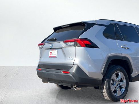 Certified 2024 Toyota RAV4 LE AWD/4WD image 12
