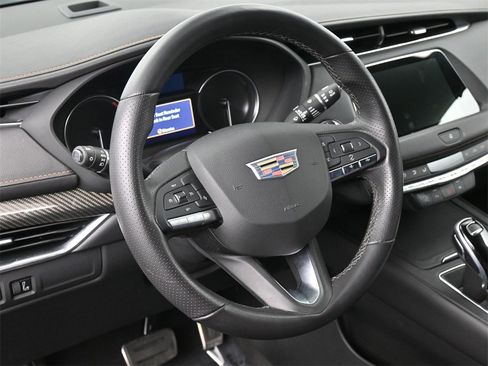 Certified 2022 Cadillac XT4 Sport w/ Enhanced Visibility Package image 10