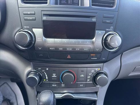 Used 2012 Toyota Highlander 4WD Hybrid image 16