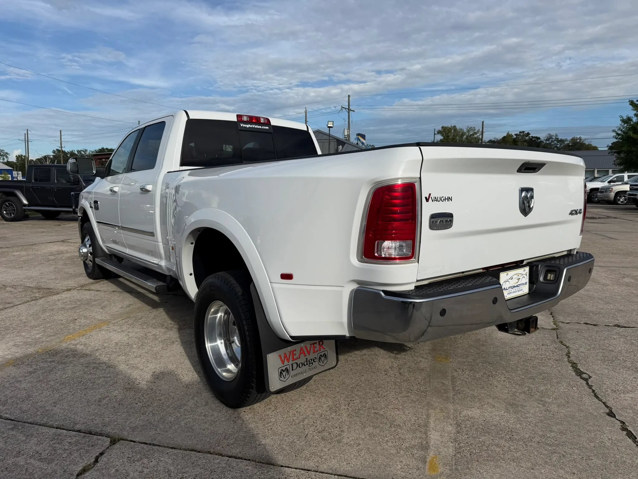 Used 2015 RAM 3500 Laramie Longhorn AWD/4WD image 3