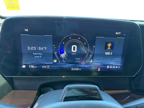 Used 2025 Chevrolet Traverse Z71 w/ Enhanced Driving Package AWD/4WD image 11