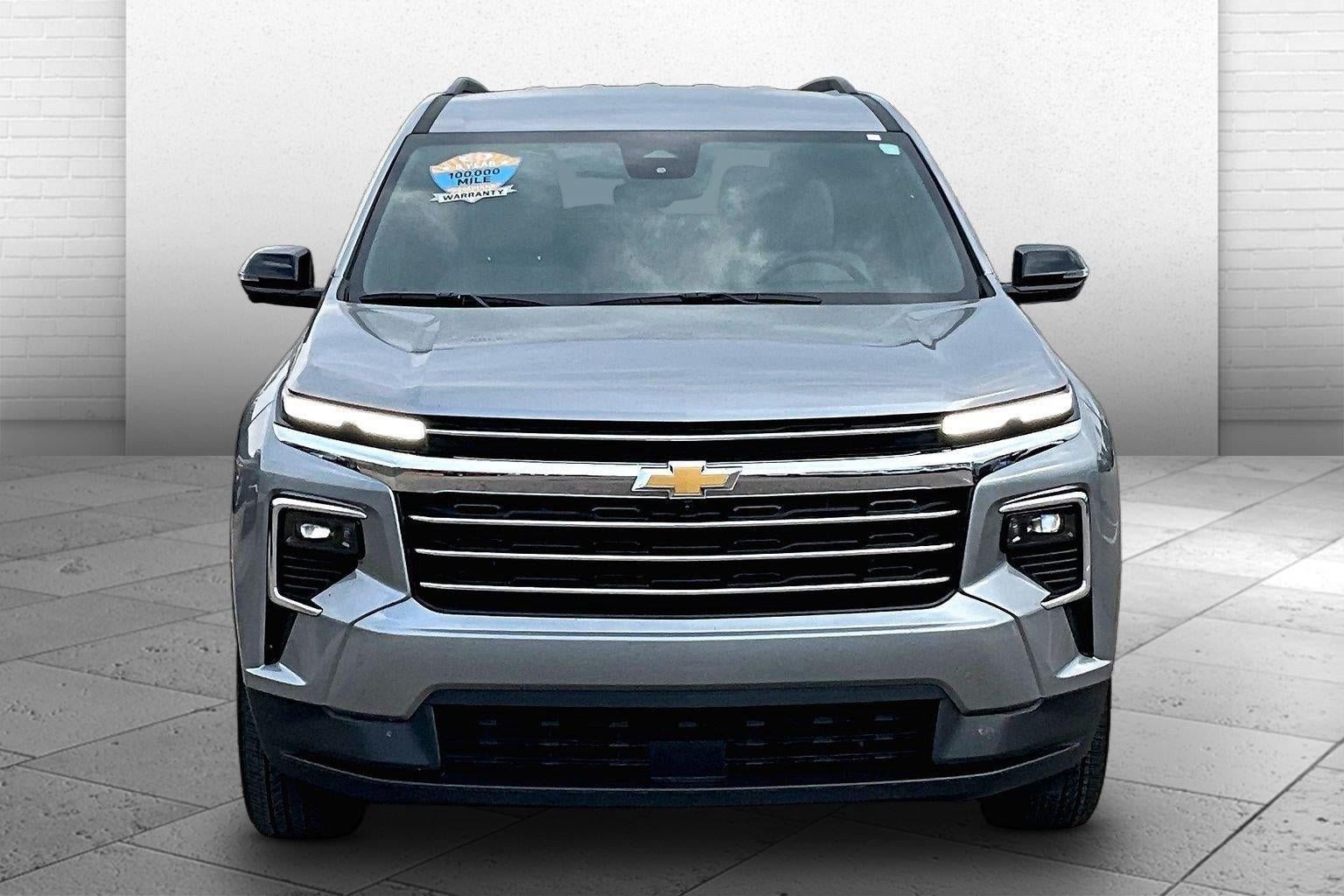 Used 2026 Chevrolet Traverse LT w/ Driver Confidence Package FWD image 2