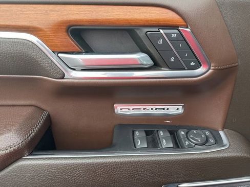 Used 2022 GMC Sierra 1500 Denali w/ Technology Package image 12