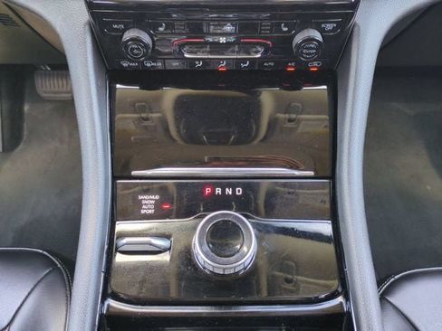 Used 2023 Jeep Grand Cherokee Limited AWD/4WD image 19
