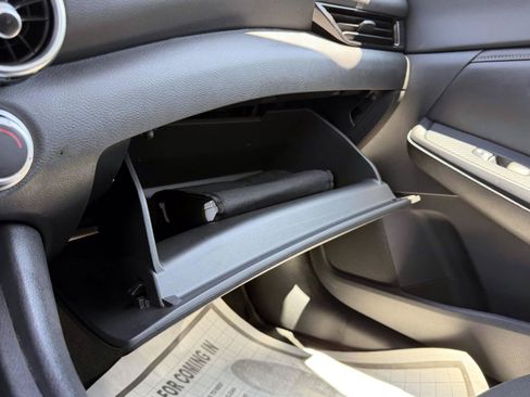 Used 2023 Nissan Sentra SV FWD image 32