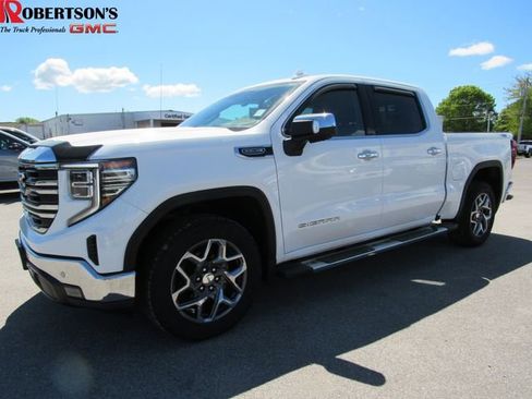 Used 2023 GMC Sierra 1500 SLT w/ SLT Premium Plus Package AWD/4WD image 1