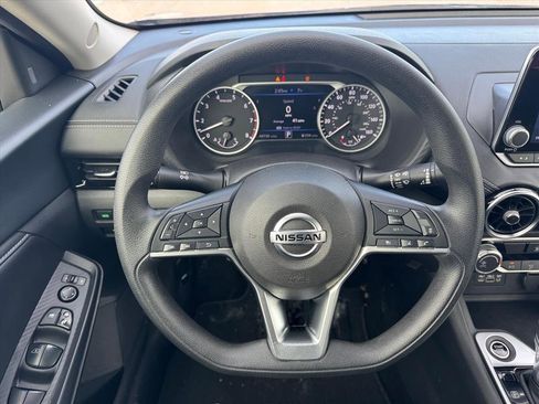 Used 2023 Nissan Sentra SV image 11