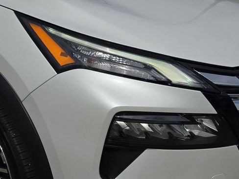 Used 2024 Nissan Rogue SL w/ SL Premium Package image 5