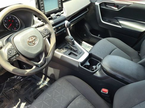 Certified 2021 Toyota RAV4 XLE FWD image 9