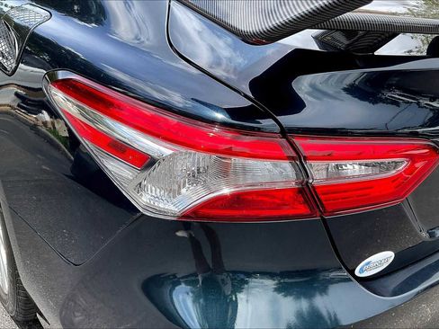 Used 2020 Toyota Camry LE FWD image 27
