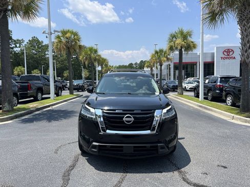 Used 2024 Nissan Pathfinder Platinum w/ Cargo Package AWD/4WD image 3