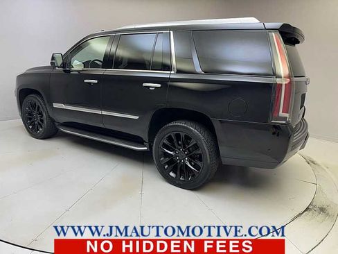 Used 2017 Cadillac Escalade Luxury AWD/4WD image 3