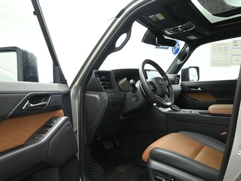 Used 2025 Lexus GX 550 image 8