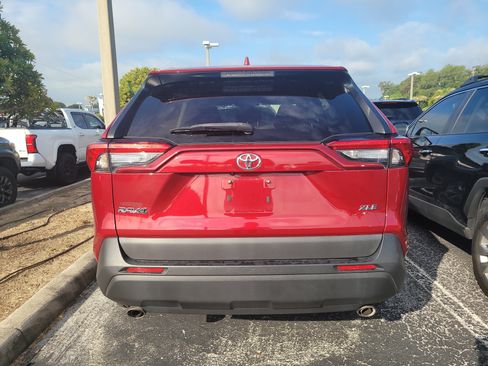 Used 2023 Toyota RAV4 XLE w/ Convenience Package FWD image 6