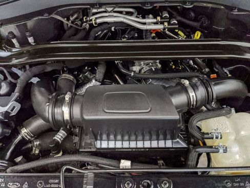 Certified 2023 Ford Explorer Platinum w/ Technology Package image 24